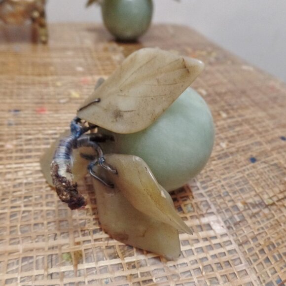 Lot of 5 Chinese Carved Jade Stone Fruit Apples Pear Peach And Grapes Vintage - Picture 12 of 16